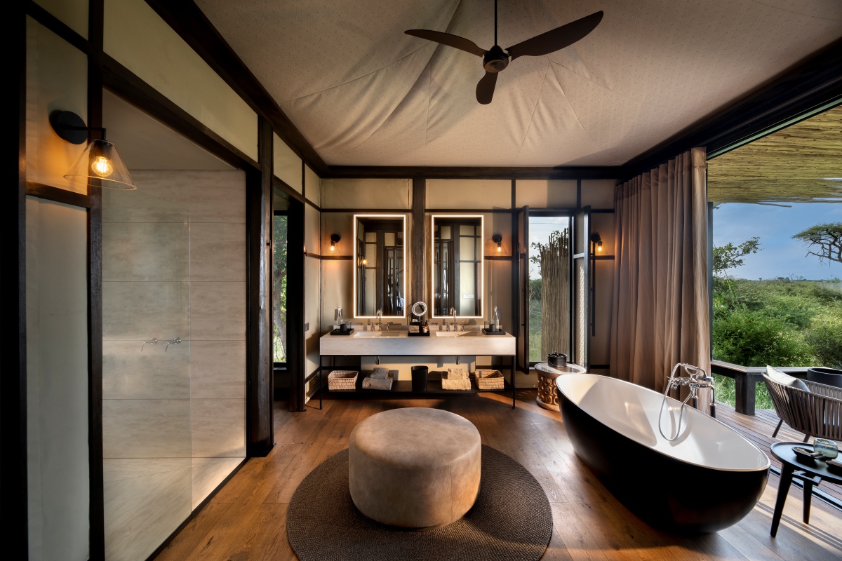 Daunara Safari Camp Botswana Full Bathroom