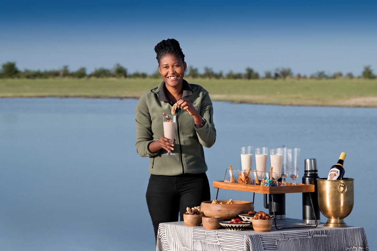 Daunara Safari Camp Botswana Safari Drive Snacks