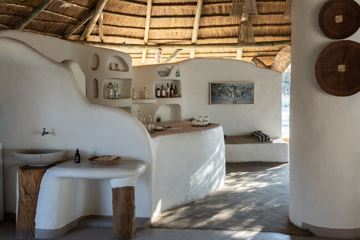 Moela Safari Lodge Bar and Basin