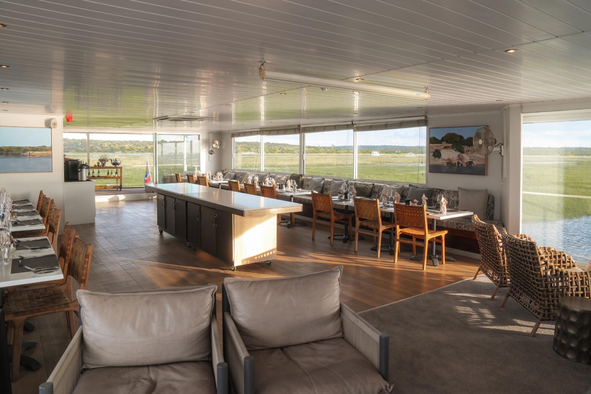 Zambezi Queen Dining Tables and Lounge