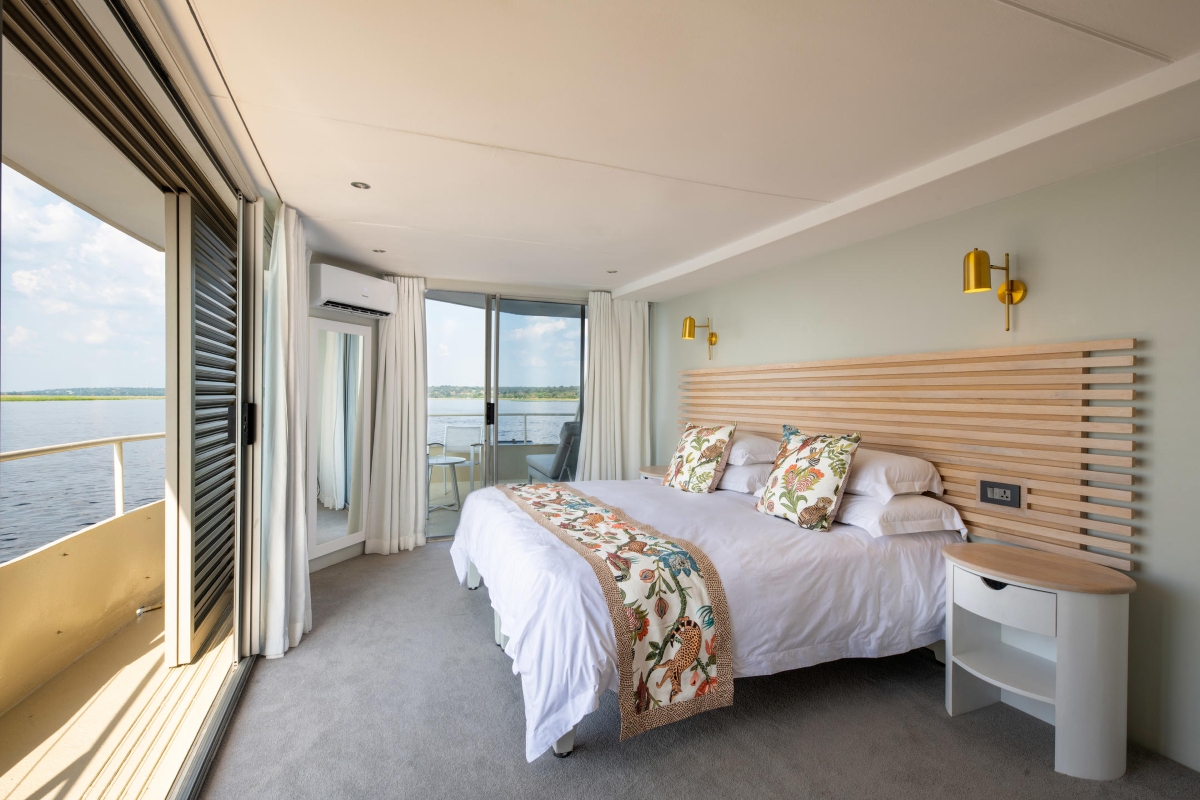 Zambezi Queen Luxury Suite Layout