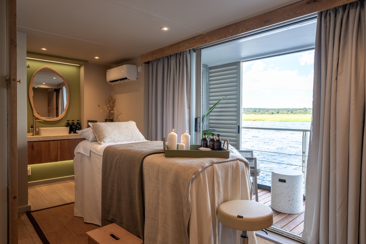 Zambezi Queen Spa Treatment Bed