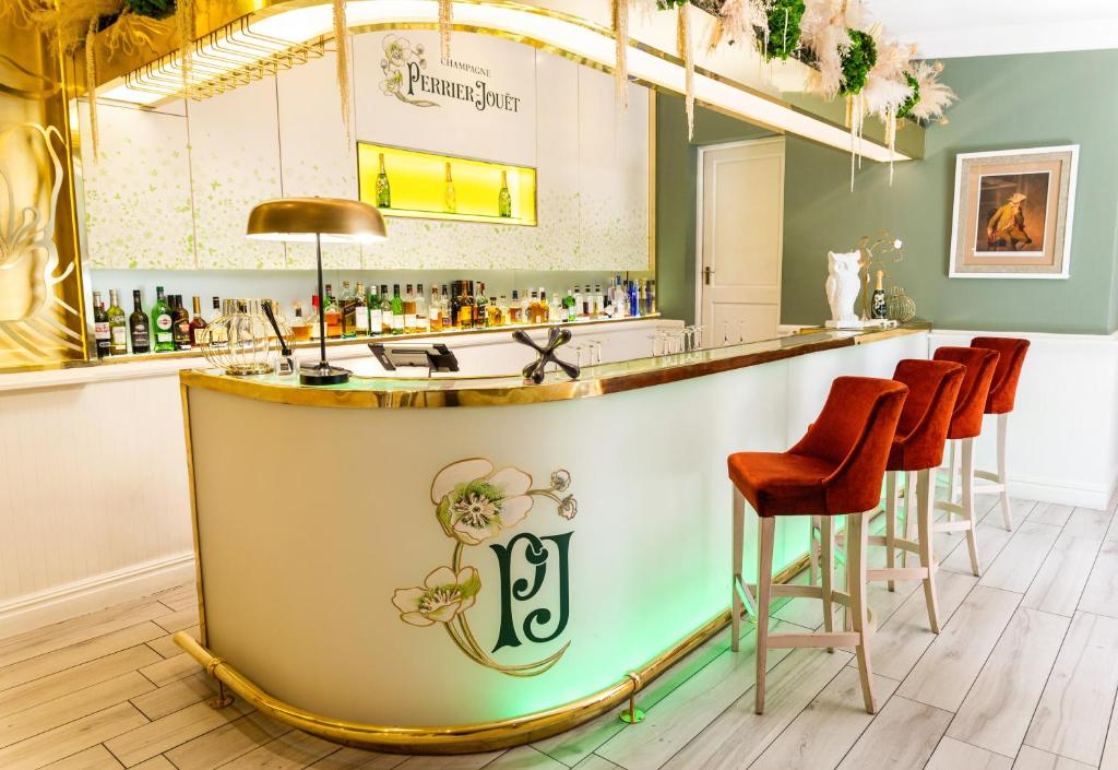 Fairlawns Boutique Hotel & Bar