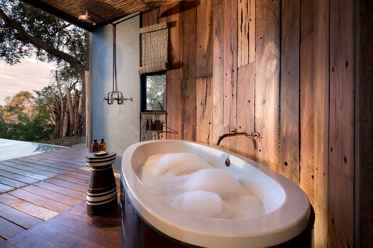 African Bush Camps Thorntree River Lodge